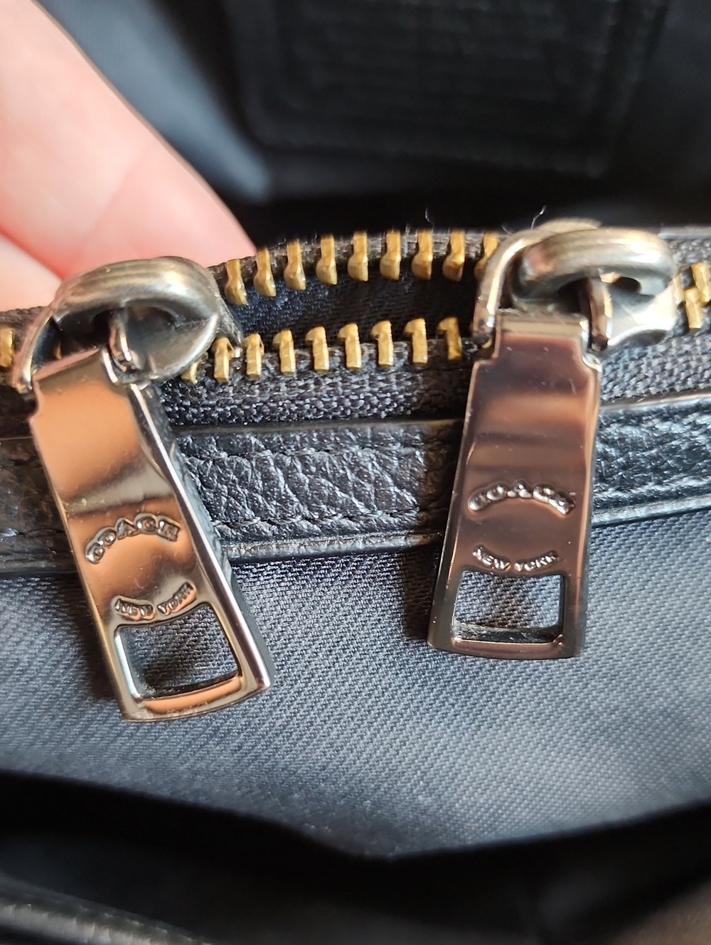 Coach Mercer Stachel With Rivets - Picture 14 of 16